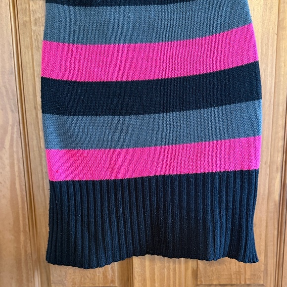 Lipstick Boutique Women’s Size L Vibrant Pink, Gray, Black Sweater Dress - Picture 8 of 12